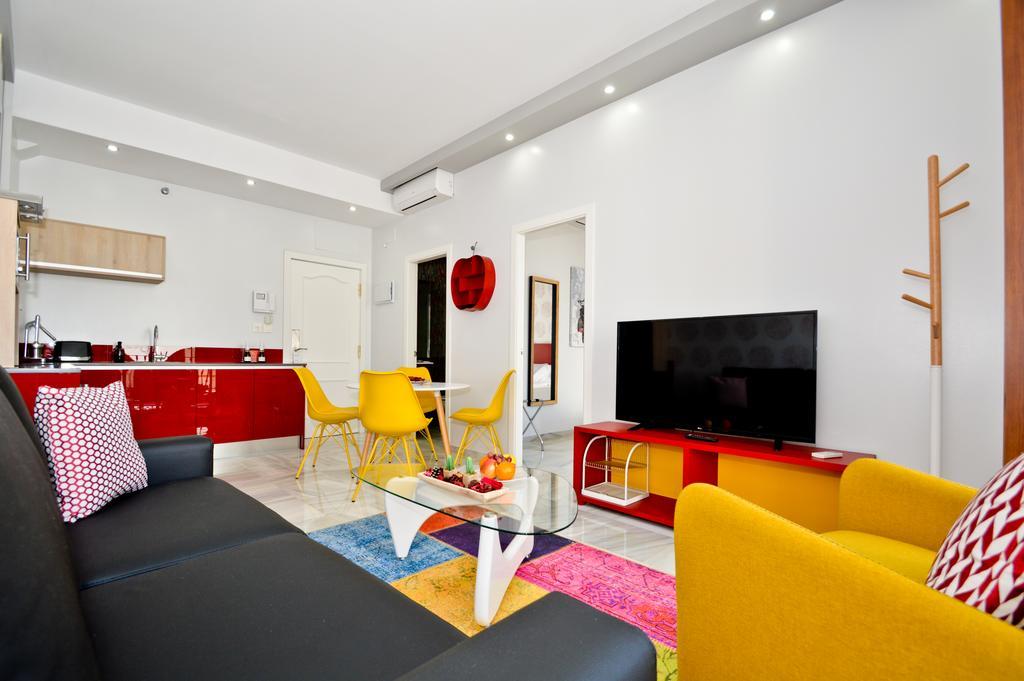 The Zentral Arenal Suites Siviglia Esterno foto