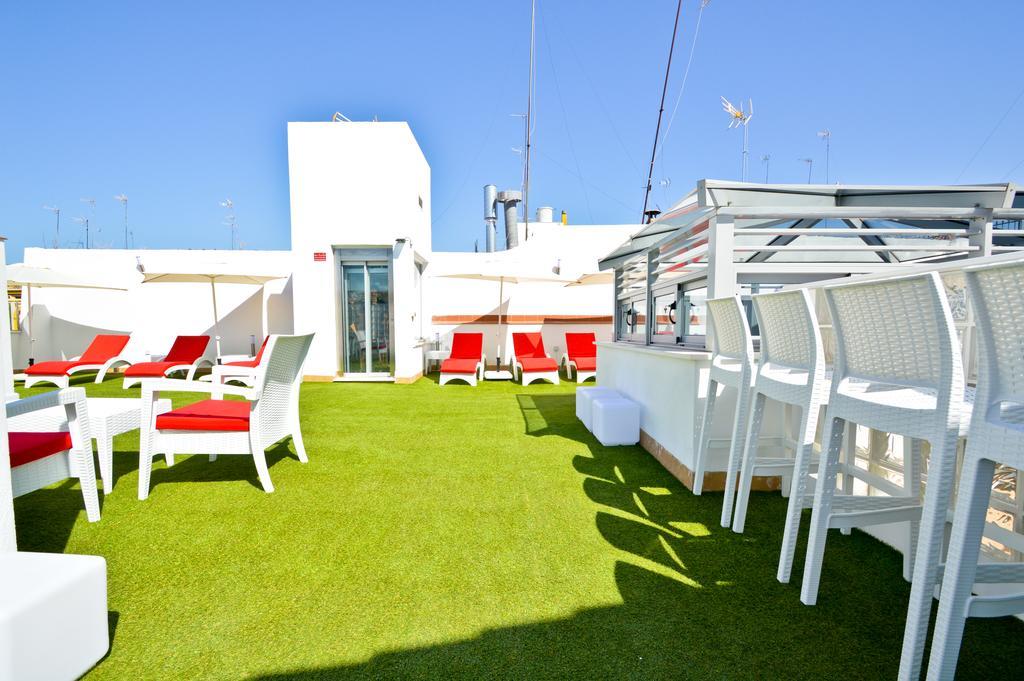 The Zentral Arenal Suites Siviglia Esterno foto