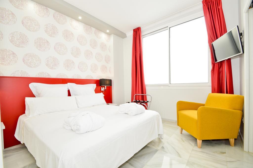 The Zentral Arenal Suites Siviglia Esterno foto