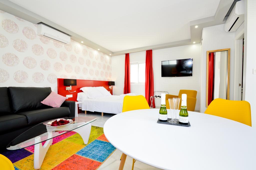 The Zentral Arenal Suites Siviglia Esterno foto