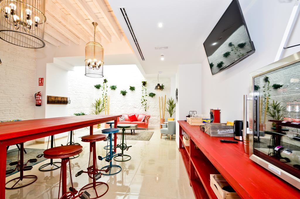 The Zentral Arenal Suites Siviglia Esterno foto