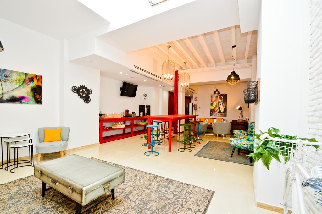 The Zentral Arenal Suites Siviglia Esterno foto